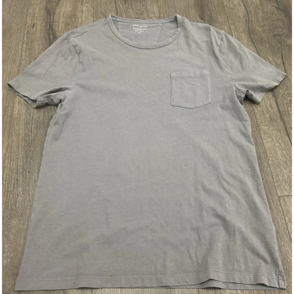 Banana Republic T Shirt Men's Medium Gray Garment Dye Pocket Short Sleeve Tee